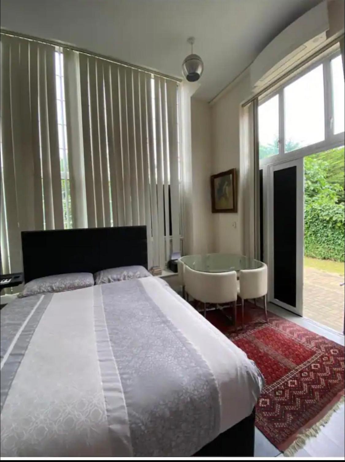 Spacious King Room With Private Entrance - Near Emirates And Camden And King'S Cross - 5 Min To Tube Финчли Екстериор снимка